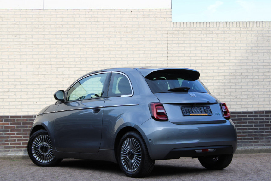 Fiat 500E Icon 42 kWh | Camera | BLIS | Stoelverwarming | Carplay