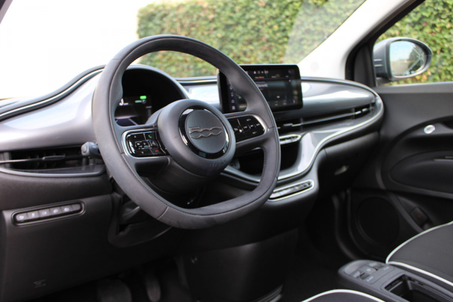 Fiat 500E Icon 42 kWh | Camera | BLIS | Stoelverwarming | Carplay