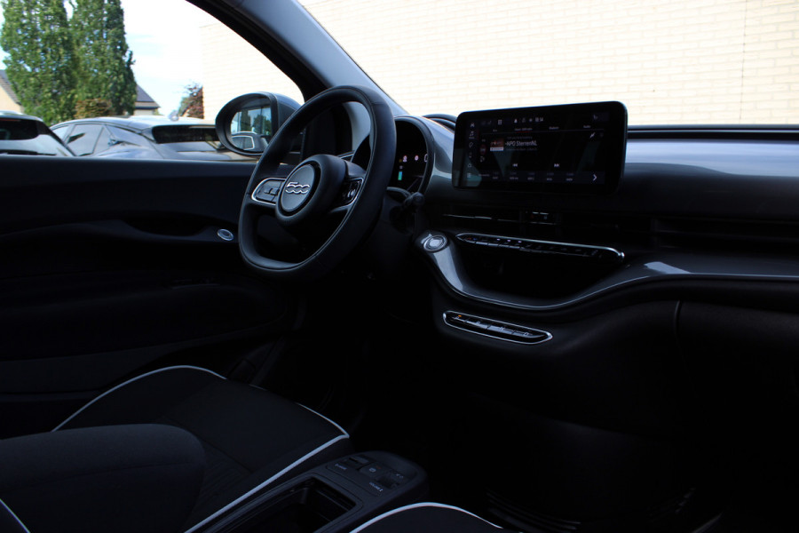 Fiat 500E Icon 42 kWh | Camera | BLIS | Stoelverwarming | Carplay