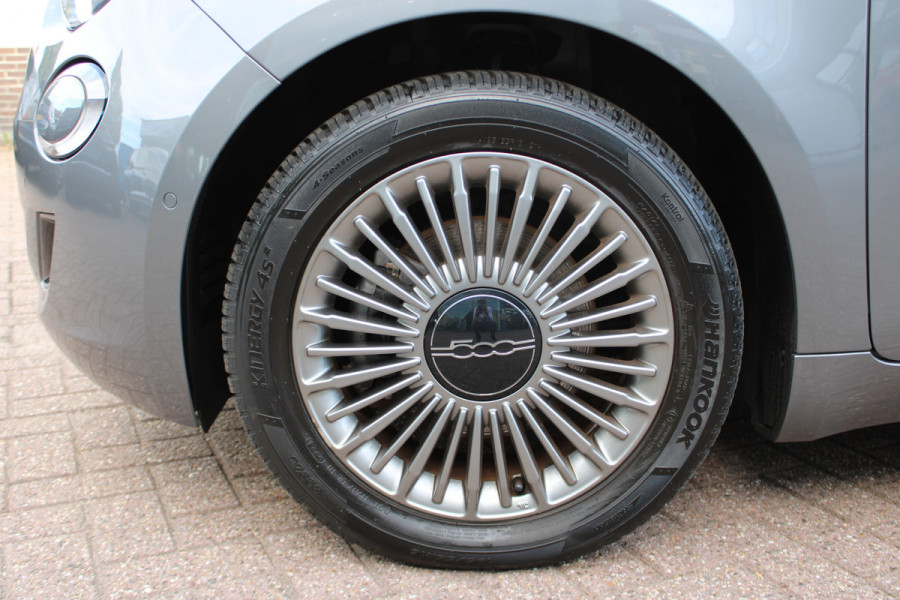 Fiat 500E Icon 42 kWh | Camera | BLIS | Stoelverwarming | Carplay