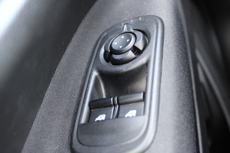 Fiat 500E Icon 42 kWh | Camera | BLIS | Stoelverwarming | Carplay