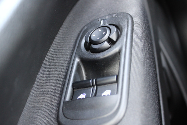 Fiat 500E Icon 42 kWh | Camera | BLIS | Stoelverwarming | Carplay