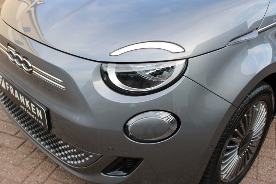 Fiat 500E Icon 42 kWh | Camera | BLIS | Stoelverwarming | Carplay
