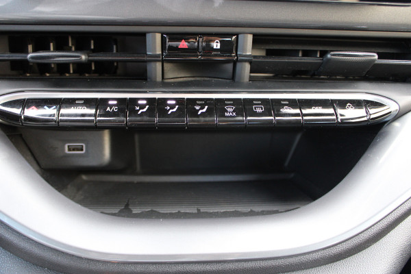 Fiat 500E Icon 42 kWh | Camera | BLIS | Stoelverwarming | Carplay
