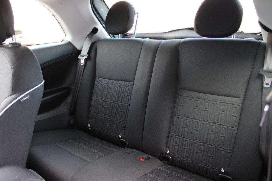 Fiat 500E Icon 42 kWh | Camera | BLIS | Stoelverwarming | Carplay