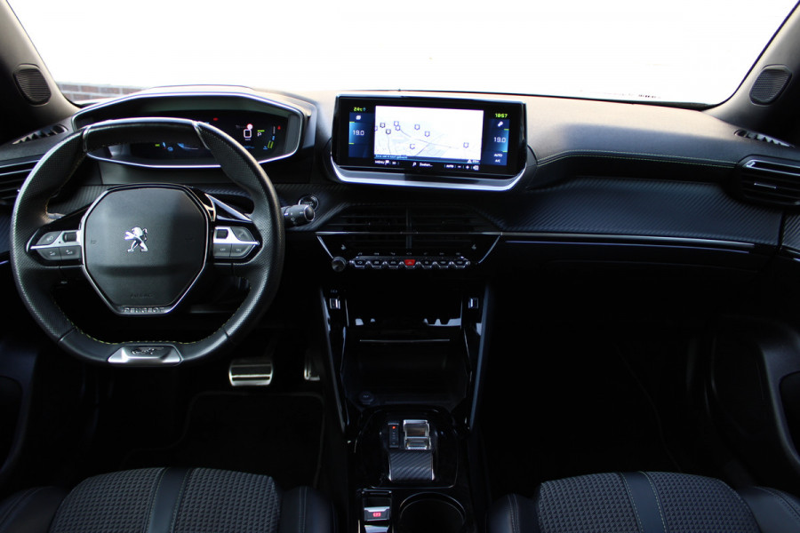 Peugeot e-2008 EV GT 50 kWh | Camera | Navigatie | BLIS | Carplay | Stoelverwarming