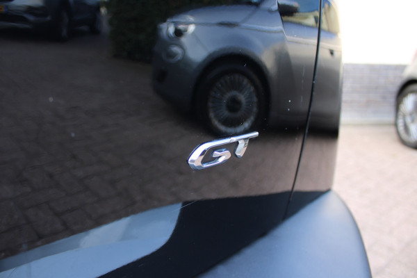 Peugeot e-2008 EV GT 50 kWh | Camera | Navigatie | BLIS | Carplay | Stoelverwarming