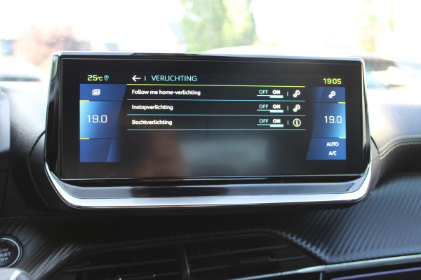 Peugeot e-2008 EV GT 50 kWh | Camera | Navigatie | BLIS | Carplay | Stoelverwarming