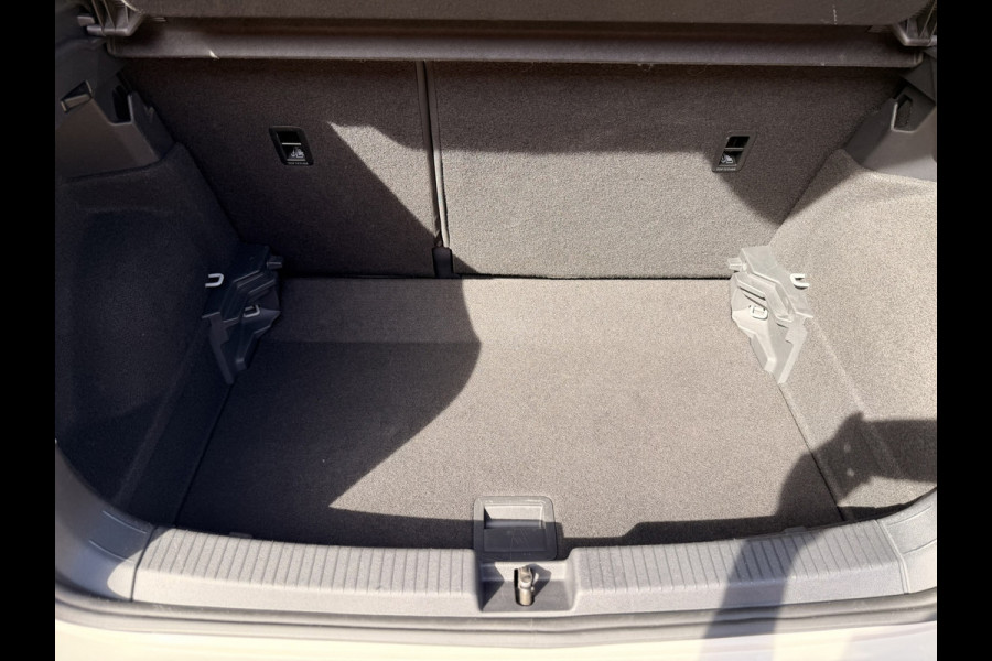 Volkswagen T-Cross 1.5 TSI DSG 18'' Camera Virtual Trekhaak CarPlay ACC