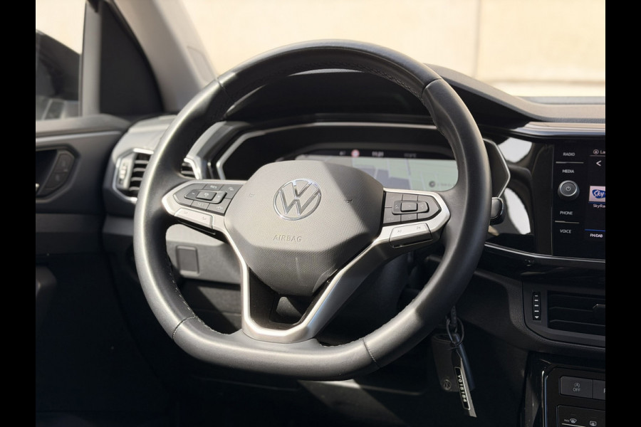 Volkswagen T-Cross 1.5 TSI DSG 18'' Camera Virtual Trekhaak CarPlay ACC