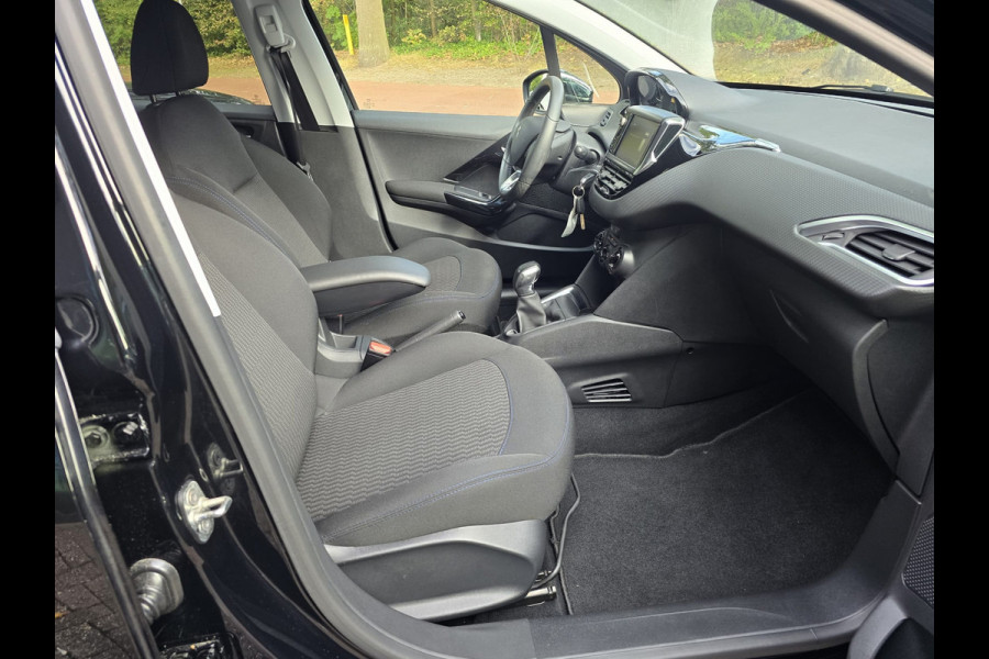 Peugeot 208 1.2 PureTech Signature | 1E EIGENAAR | 3/6 OF 12MND GARANTIE | CRUISE | NAVI |