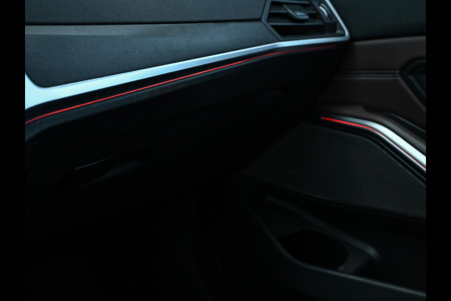 BMW 3 Serie Touring 330i High Executive Edition M-Sport | NL-Auto | Dealeronderhouden | Panoramadak | Harman/Kardon | HUD | Camera | Ambiance Interieur | Stoelverwarming |