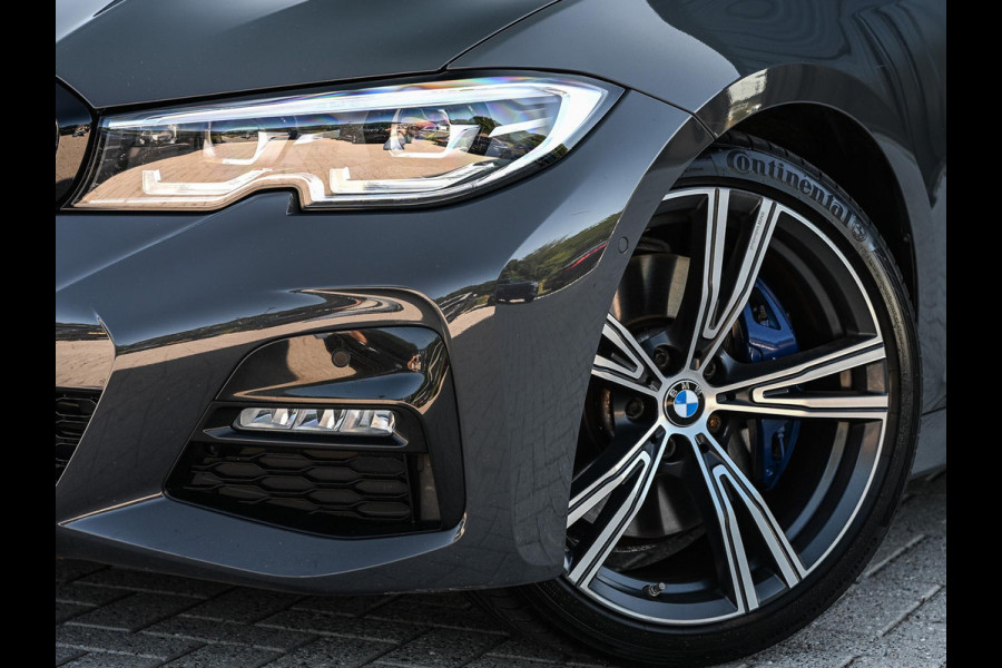 BMW 3 Serie Touring 330i High Executive Edition M-Sport | NL-Auto | Dealeronderhouden | Panoramadak | Harman/Kardon | HUD | Camera | Ambiance Interieur | Stoelverwarming |