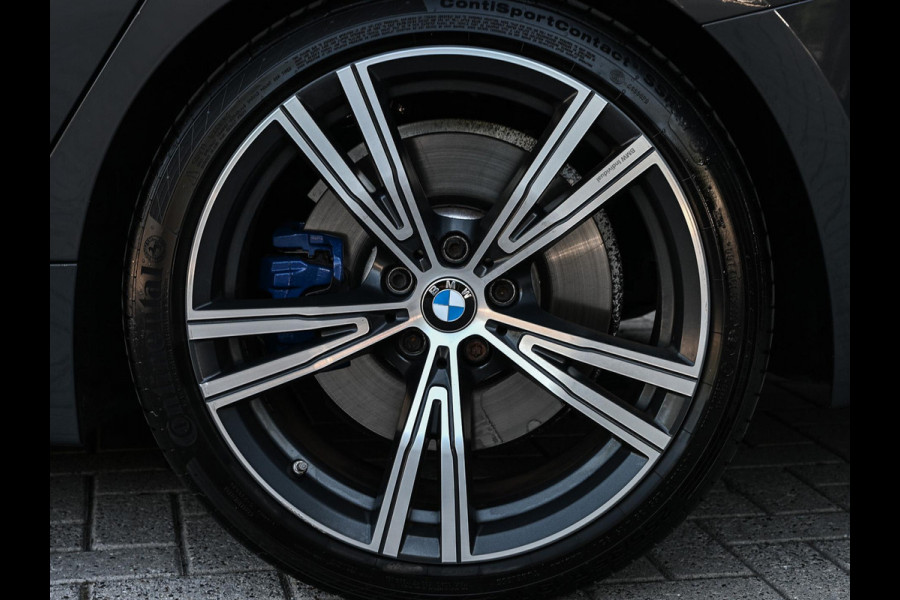 BMW 3 Serie Touring 330i High Executive Edition M-Sport | NL-Auto | Dealeronderhouden | Panoramadak | Harman/Kardon | HUD | Camera | Ambiance Interieur | Stoelverwarming |
