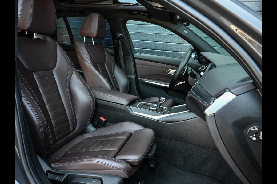 BMW 3 Serie Touring 330i High Executive Edition M-Sport | NL-Auto | Dealeronderhouden | Panoramadak | Harman/Kardon | HUD | Camera | Ambiance Interieur | Stoelverwarming |