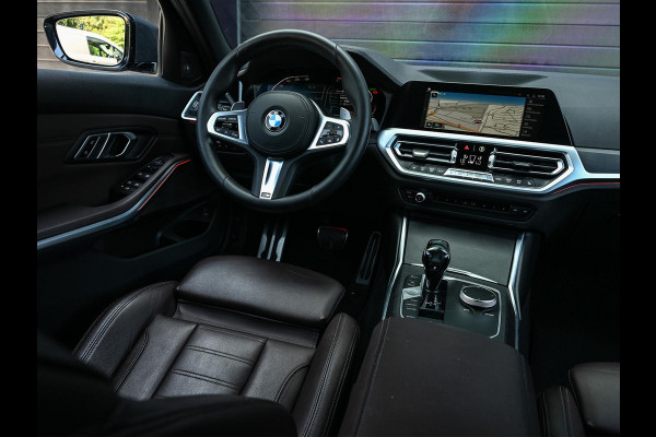 BMW 3 Serie Touring 330i High Executive Edition M-Sport | NL-Auto | Dealeronderhouden | Panoramadak | Harman/Kardon | HUD | Camera | Ambiance Interieur | Stoelverwarming |