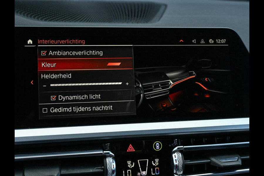BMW 3 Serie Touring 330i High Executive Edition M-Sport | NL-Auto | Dealeronderhouden | Panoramadak | Harman/Kardon | HUD | Camera | Ambiance Interieur | Stoelverwarming |