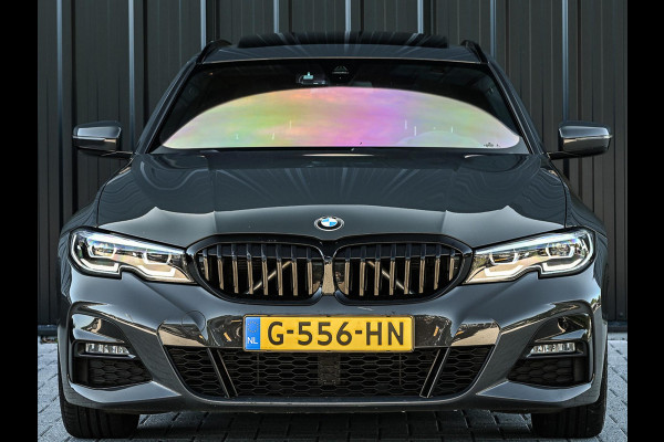 BMW 3 Serie Touring 330i High Executive Edition M-Sport | NL-Auto | Dealeronderhouden | Panoramadak | Harman/Kardon | HUD | Camera | Ambiance Interieur | Stoelverwarming |