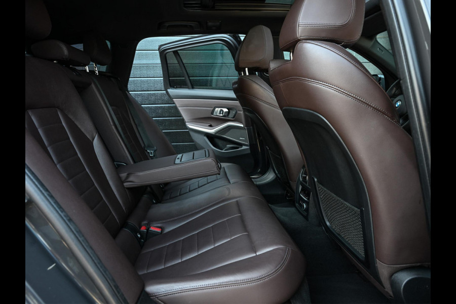 BMW 3 Serie Touring 330i High Executive Edition M-Sport | NL-Auto | Dealeronderhouden | Panoramadak | Harman/Kardon | HUD | Camera | Ambiance Interieur | Stoelverwarming |