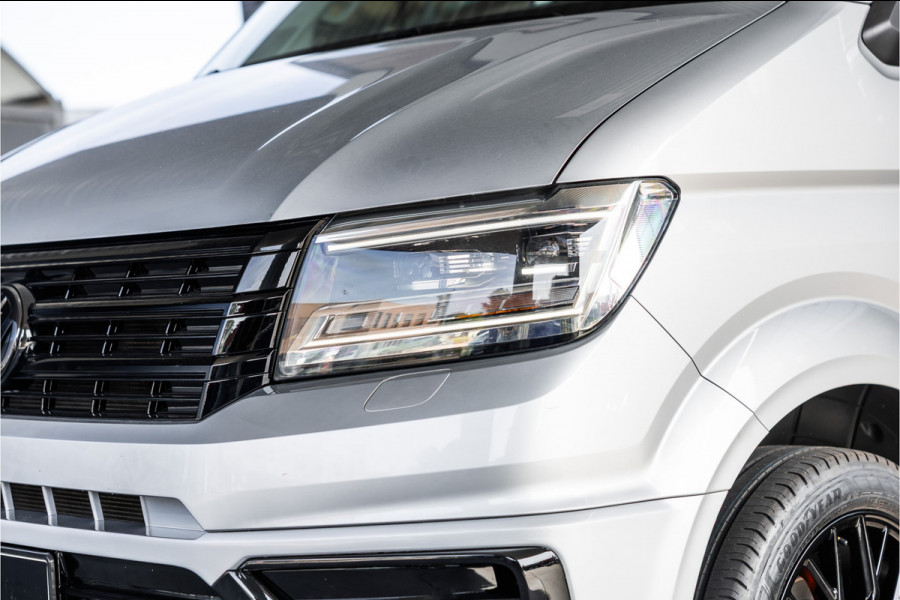 Volkswagen Crafter 2.0 TDI DSG L3H3 | Bi-Xenon | Trekhaak | Navigatie | CarPlay | Camera | 3-Zitter | Dealer onderhouden | 1e eigenaar | Nieuwe APK