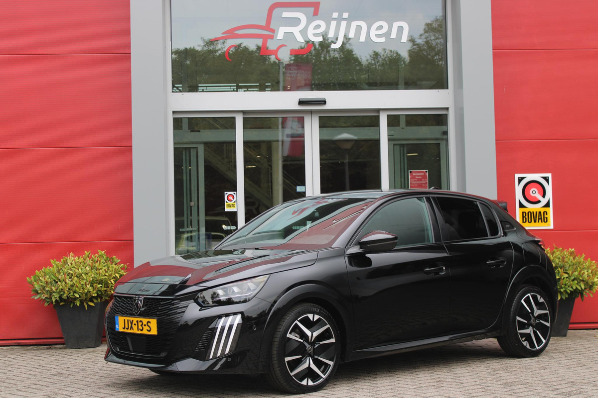 Peugeot 208 1.2 Hybrid 145PK AUTOMAAT GT PACK | ELEKTRISCH BEDIENBARE BESTUURDERSSTOEL MET MASSAGE FUNCTIE | ALCANTARA BEKLEDING | STOEL VERWARMING | ADAPTIVE CRUISE CONTROL | DAB+ RADIO | APPLE CARPLAY/ANDROID AUTO | FULL LED KOPLAMPEN | KEYLESS ENTRY/START | 17" LICHTMETALEN VELGEN | CLIMATE CONTROL | PARKEERSENSOREN VOOR + ACHTER | CAMERA VOOR + ACHTER | DODEHOEK DETECTIE |