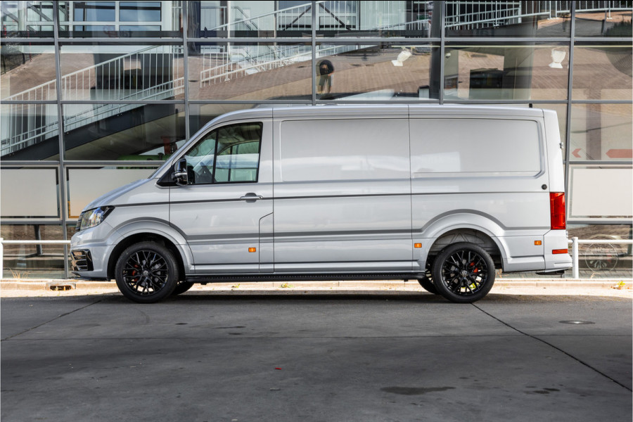 Volkswagen Crafter 35 2.0 TDI DSG L3H2 | Navigatie | Camera | CarPlay | Trekhaak | 3-Zitter | DAB | Nieuwe APK