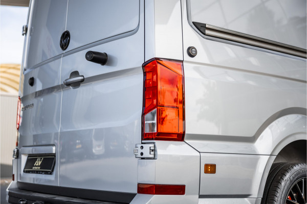 Volkswagen Crafter 35 2.0 TDI DSG L3H2 | Navigatie | Camera | CarPlay | Trekhaak | 3-Zitter | DAB | Nieuwe APK
