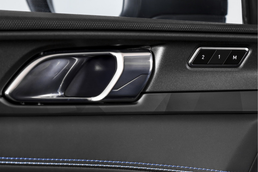 Lynk & Co 01 1.5 PHEV 261PK MY23 | Donkere hemel | 360 Camera | 7.4 kWh Boordlader | S/K-panodak | Adapt. Cruise | Memory | Elek. klep | LM 20" | 4015