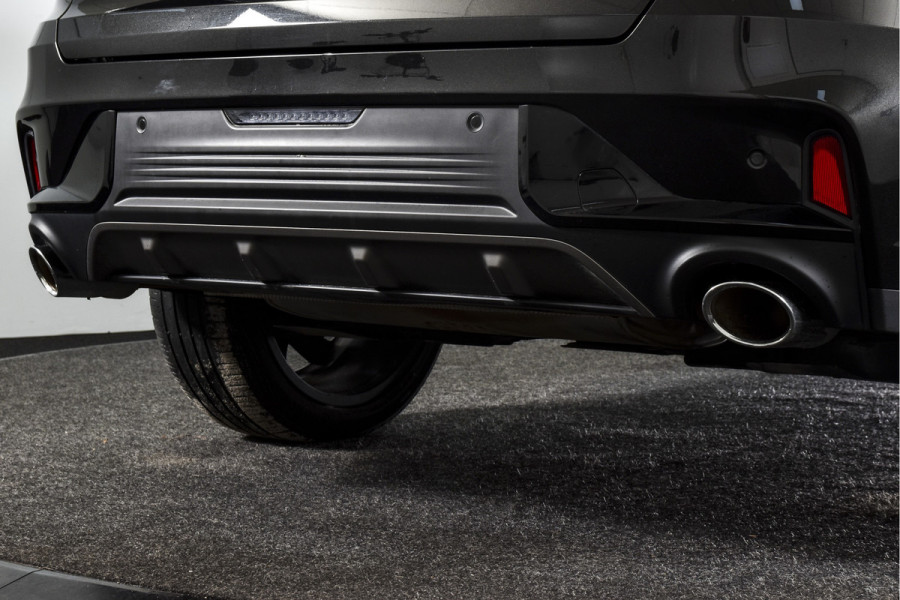Lynk & Co 01 1.5 PHEV 261PK MY23 | Donkere hemel | 360 Camera | 7.4 kWh Boordlader | S/K-panodak | Adapt. Cruise | Memory | Elek. klep | LM 20" | 4015