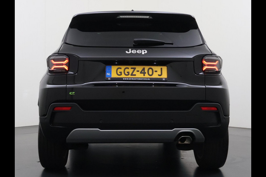 Jeep Avenger 1.2 e-Hybrid Summit VAN: 29.900,- VOOR: 26.877,- UW HERFSTVOORDEEL: 3.023,-  AUTOMAAT | PANORAMADAK | CAMERA | LEDER | STOEL MASSAGE | EL. KLEP | 12 MND BOVAG GARANTIE