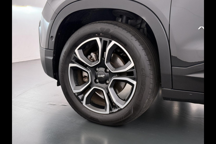 Jeep Avenger 1.2 e-Hybrid Summit VAN: 29.900,- VOOR: 26.877,- UW HERFSTVOORDEEL: 3.023,-  AUTOMAAT | PANORAMADAK | CAMERA | LEDER | STOEL MASSAGE | EL. KLEP | 12 MND BOVAG GARANTIE