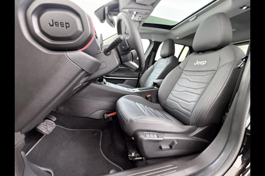 Jeep Avenger 1.2 e-Hybrid Summit VAN: 29.900,- VOOR: 26.877,- UW HERFSTVOORDEEL: 3.023,-  AUTOMAAT | PANORAMADAK | CAMERA | LEDER | STOEL MASSAGE | EL. KLEP | 12 MND BOVAG GARANTIE