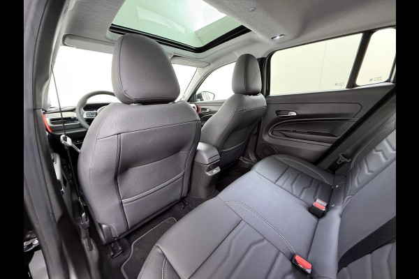 Jeep Avenger 1.2 e-Hybrid Summit VAN: 29.900,- VOOR: 26.877,- UW HERFSTVOORDEEL: 3.023,-  AUTOMAAT | PANORAMADAK | CAMERA | LEDER | STOEL MASSAGE | EL. KLEP | 12 MND BOVAG GARANTIE