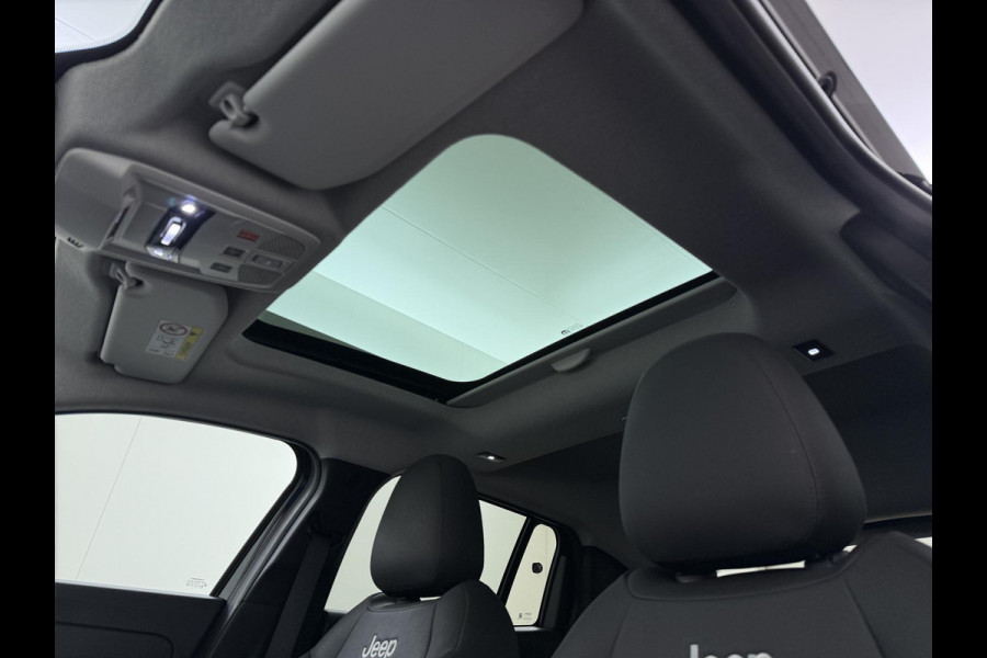 Jeep Avenger 1.2 e-Hybrid Summit VAN: 29.900,- VOOR: 26.877,- UW HERFSTVOORDEEL: 3.023,-  AUTOMAAT | PANORAMADAK | CAMERA | LEDER | STOEL MASSAGE | EL. KLEP | 12 MND BOVAG GARANTIE