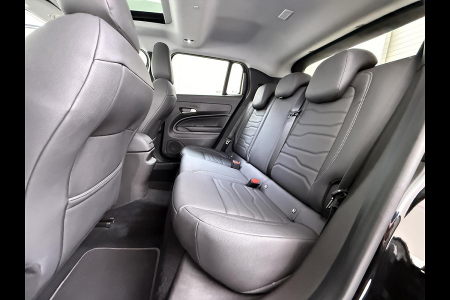 Jeep Avenger 1.2 e-Hybrid Summit VAN: 29.900,- VOOR: 26.877,- UW HERFSTVOORDEEL: 3.023,-  AUTOMAAT | PANORAMADAK | CAMERA | LEDER | STOEL MASSAGE | EL. KLEP | 12 MND BOVAG GARANTIE