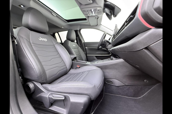 Jeep Avenger 1.2 e-Hybrid Summit VAN: 29.900,- VOOR: 26.877,- UW HERFSTVOORDEEL: 3.023,-  AUTOMAAT | PANORAMADAK | CAMERA | LEDER | STOEL MASSAGE | EL. KLEP | 12 MND BOVAG GARANTIE