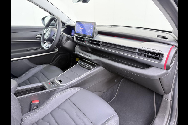 Jeep Avenger 1.2 e-Hybrid Summit VAN: 29.900,- VOOR: 26.877,- UW HERFSTVOORDEEL: 3.023,-  AUTOMAAT | PANORAMADAK | CAMERA | LEDER | STOEL MASSAGE | EL. KLEP | 12 MND BOVAG GARANTIE
