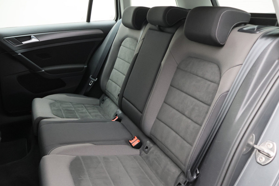 Volkswagen Golf Variant 1.5 TSI Comfortline Business ACC, Apple Carplay, Sportstoelen, Climate, PDC