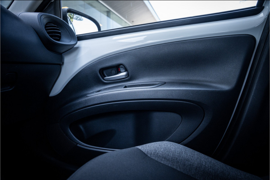 Toyota Aygo X 1.0 VVT-i S-CVT Play ** Camera ** Automaat ** Carplay