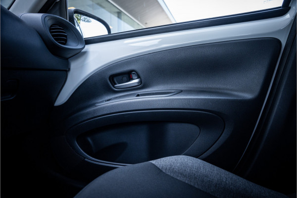 Toyota Aygo X 1.0 VVT-i S-CVT Play ** Camera ** Automaat ** Carplay
