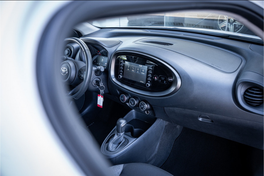 Toyota Aygo X 1.0 VVT-i S-CVT Play ** Camera ** Automaat ** Carplay