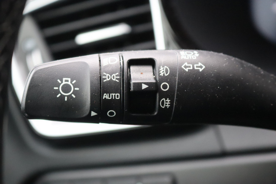 Kia Ceed 1.5 T-GDi 140PK Automaat GT-Line 12-2025!/Navigatie/Adapt.-cruise/Keyfree/Winter-pack