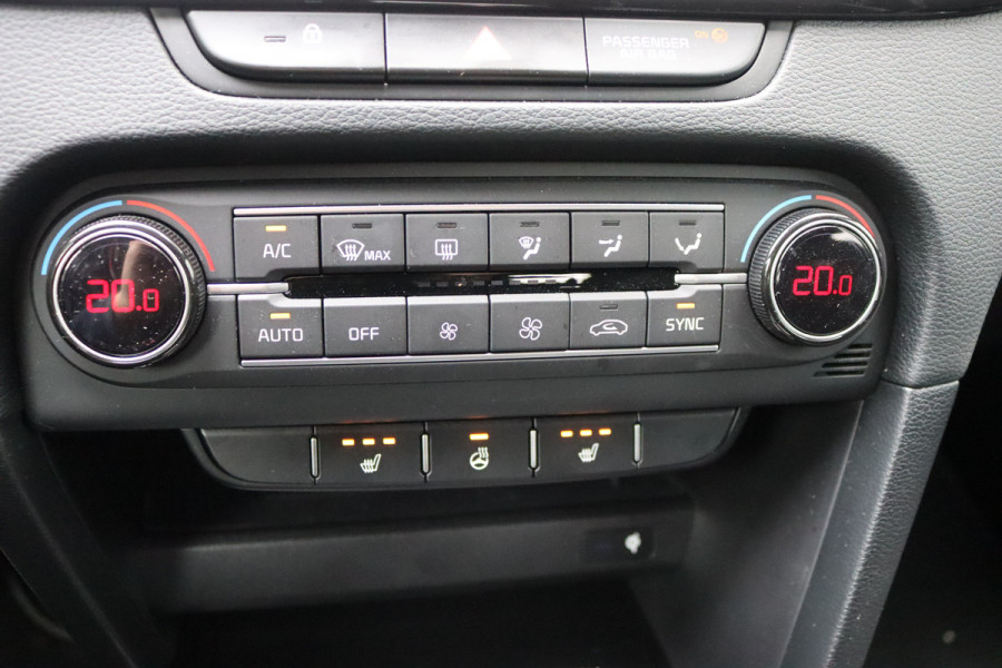 Kia Ceed 1.5 T-GDi 140PK Automaat GT-Line 12-2025!/Navigatie/Adapt.-cruise/Keyfree/Winter-pack