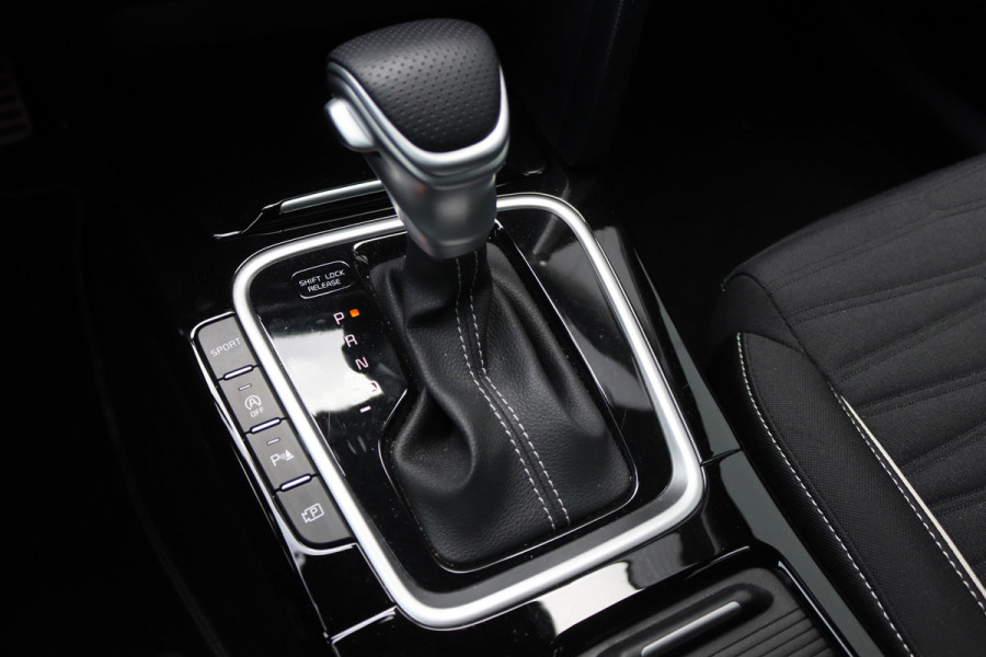 Kia Ceed 1.5 T-GDi 140PK Automaat GT-Line 12-2025!/Navigatie/Adapt.-cruise/Keyfree/Winter-pack