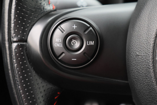 MINI Countryman 2.0 Cooper S Chili JCW Leer, Apple Carplay, Stoelverwarming, PDC, 18"