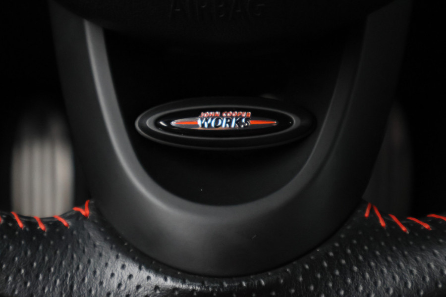 MINI Countryman 2.0 Cooper S Chili JCW Leer, Apple Carplay, Stoelverwarming, PDC, 18"