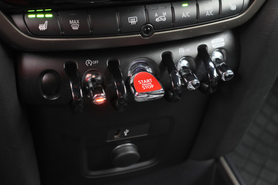MINI Countryman 2.0 Cooper S Chili JCW Leer, Apple Carplay, Stoelverwarming, PDC, 18"