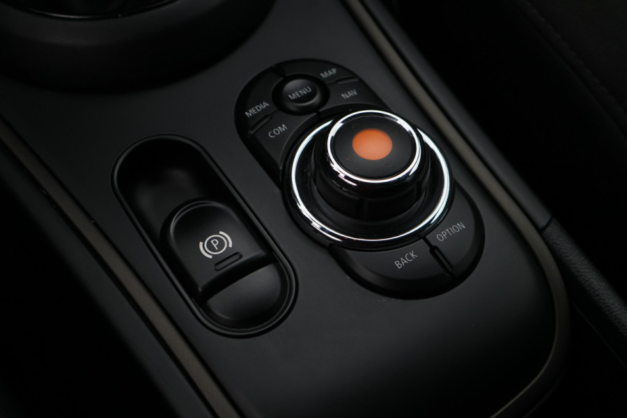 MINI Countryman 2.0 Cooper S Chili JCW Leer, Apple Carplay, Stoelverwarming, PDC, 18"