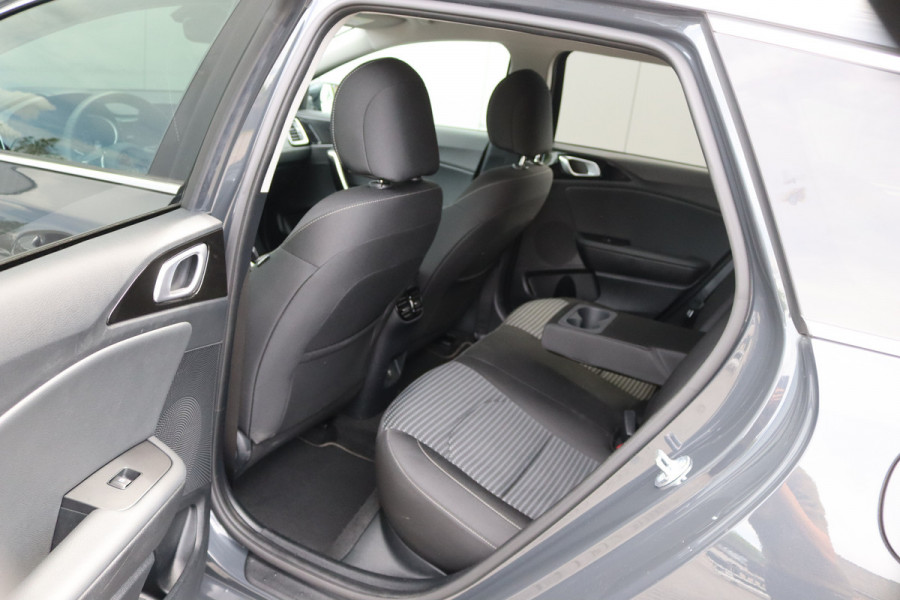 Kia Ceed Sportswagon 1.5 T-GDi 140PK MHEV Automaat DynamicPlusline 11-2025!/Navigatie/Adapt.-cruise/Keyfree/Winter-pack
