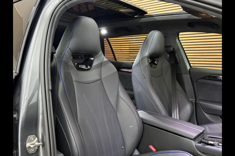 Volkswagen Passat Variant 1.5 eHybrid R-Line Black Edition|Garantie t/m 2030|Pano|272pk|Matrix LED| H&K Sound | Massage | Trekhaak